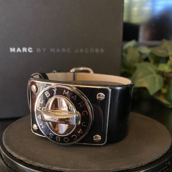 Marc by Marc Jacobs Watch - Picture 2 of 3